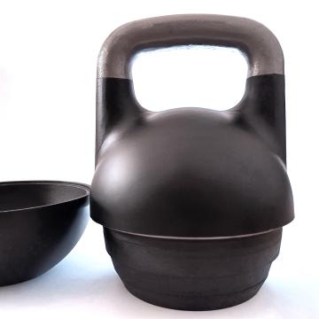 Das modulare Kettlebell FlexiBell im Nahbereich mit robustem Zubehör (Innensechskantschlüssel und Schlüssel)